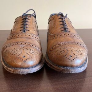 Allen Edmonds Wingtips in Walnut. Size 8D.